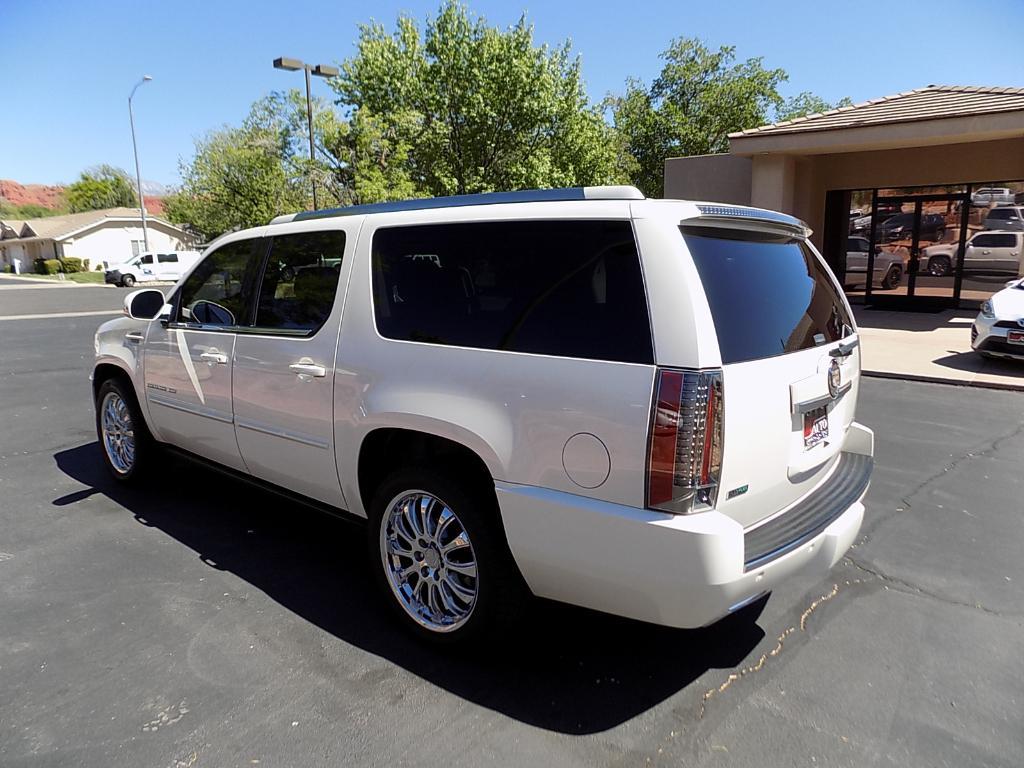 used 2012 Cadillac Escalade ESV car, priced at $12,998