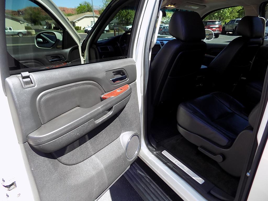 used 2012 Cadillac Escalade ESV car, priced at $12,998