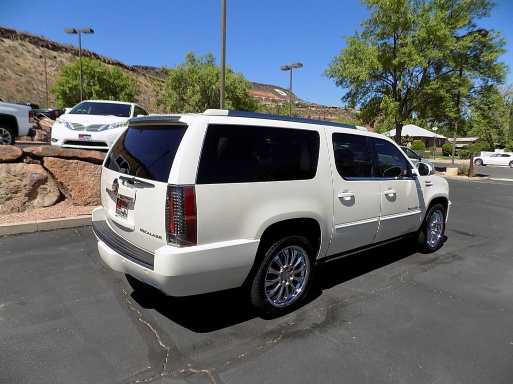 used 2012 Cadillac Escalade ESV car, priced at $12,998