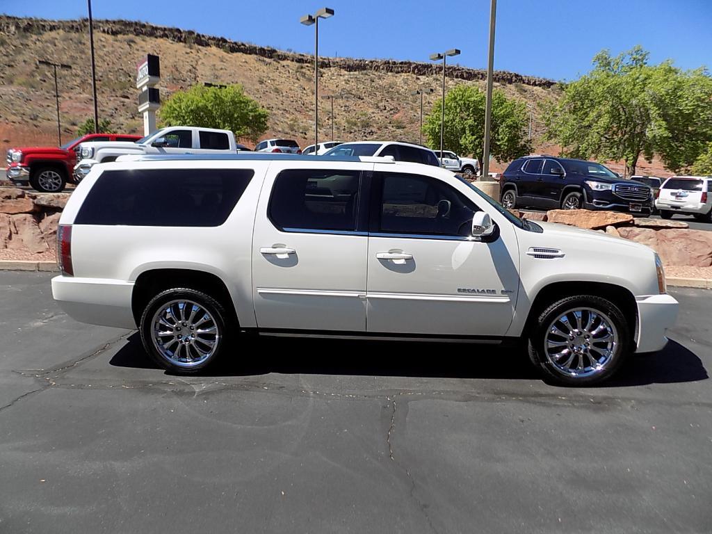 used 2012 Cadillac Escalade ESV car, priced at $12,998