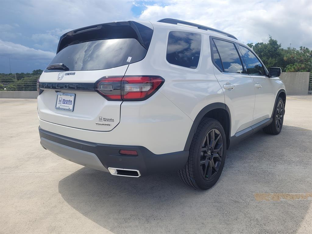 new 2025 Honda Pilot car, priced at $47,947