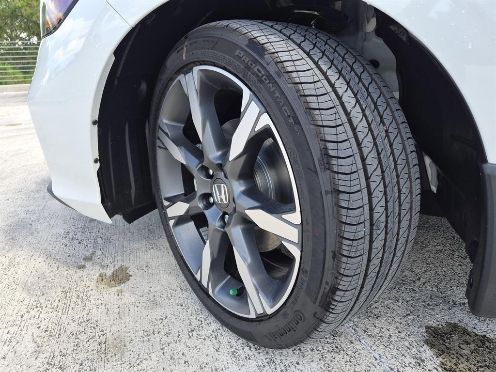 new 2026 Honda Civic Hybrid car, priced at $33,597