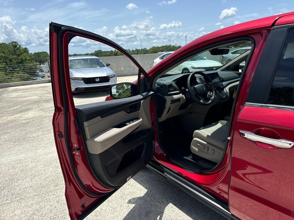 new 2026 Honda Odyssey car, priced at $42,797