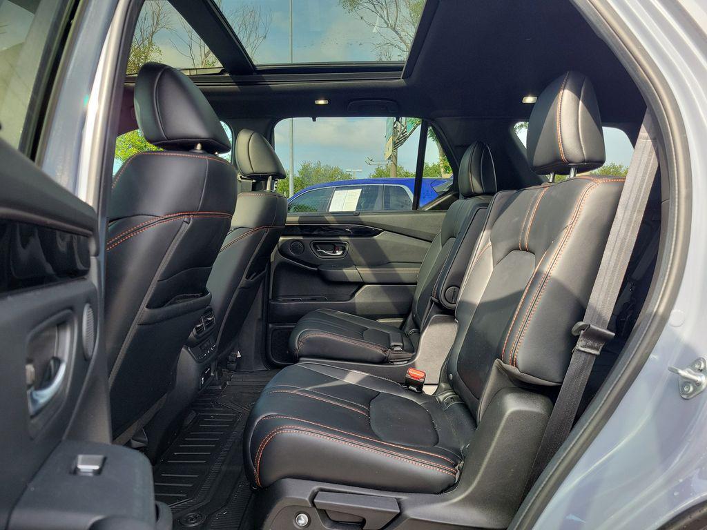 used 2025 Honda Pilot car, priced at $42,937