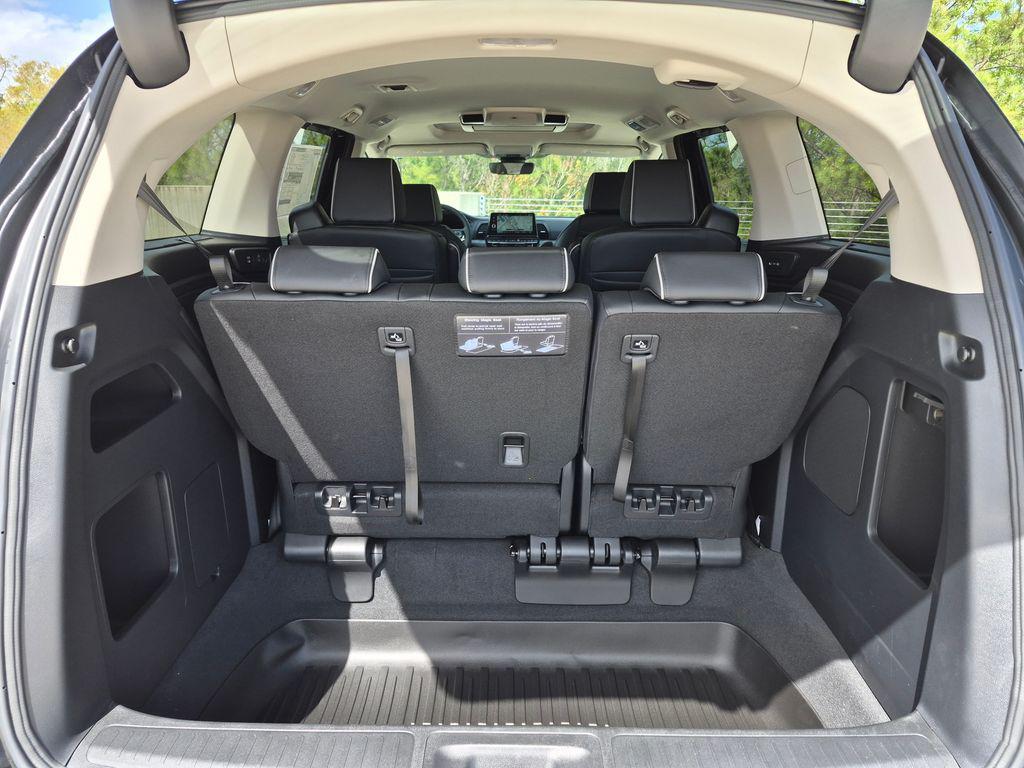 new 2026 Honda Odyssey car, priced at $50,456
