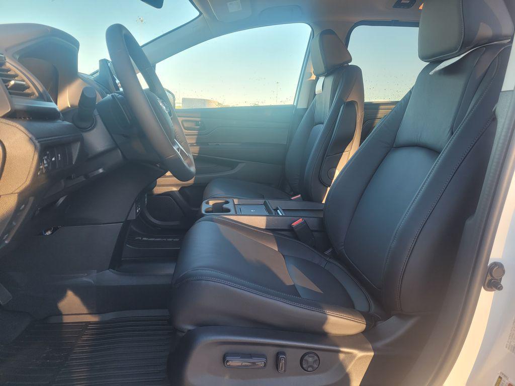 new 2026 Honda Odyssey car, priced at $42,376