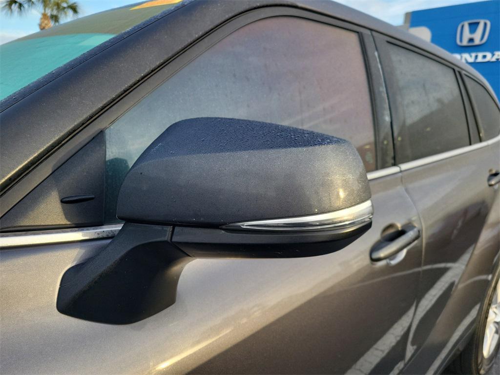 used 2021 Toyota Highlander car, priced at $23,935