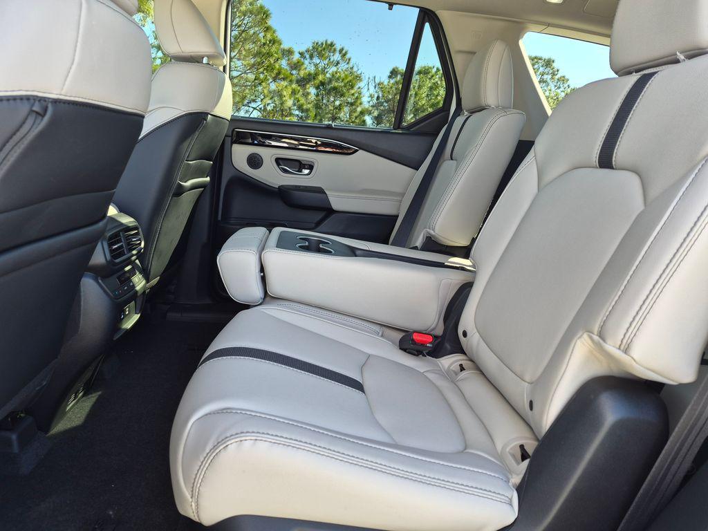 new 2026 Honda Pilot car, priced at $44,526