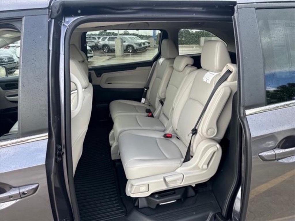 new 2026 Honda Odyssey car, priced at $43,216