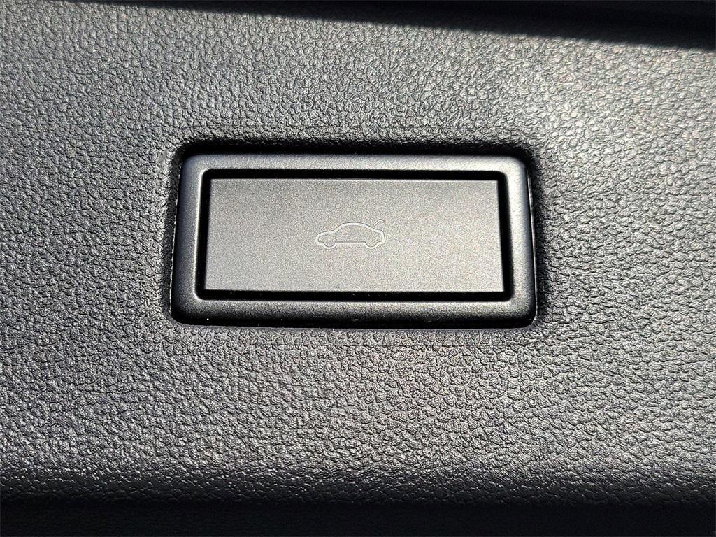 used 2020 Volkswagen Tiguan car, priced at $21,137