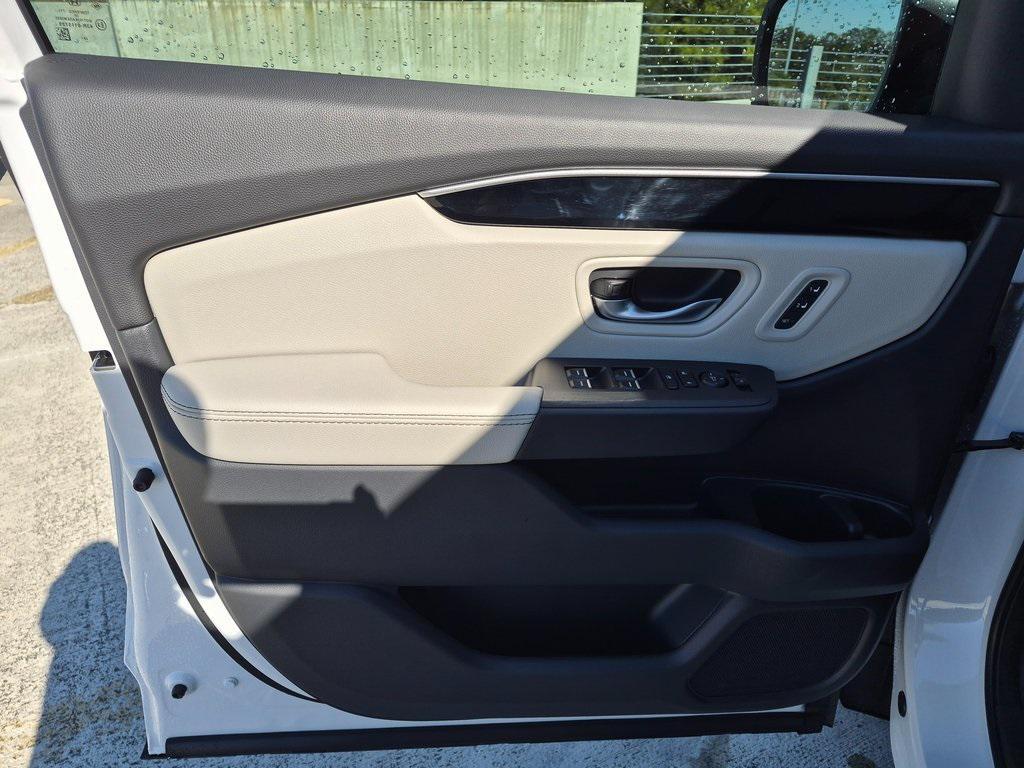 new 2026 Honda Pilot car, priced at $48,440