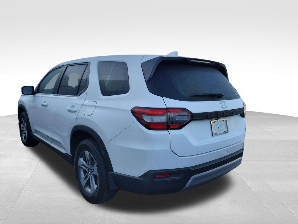 used 2024 Honda Pilot car, priced at $36,132