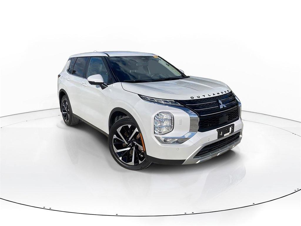 used 2022 Mitsubishi Outlander car, priced at $22,514