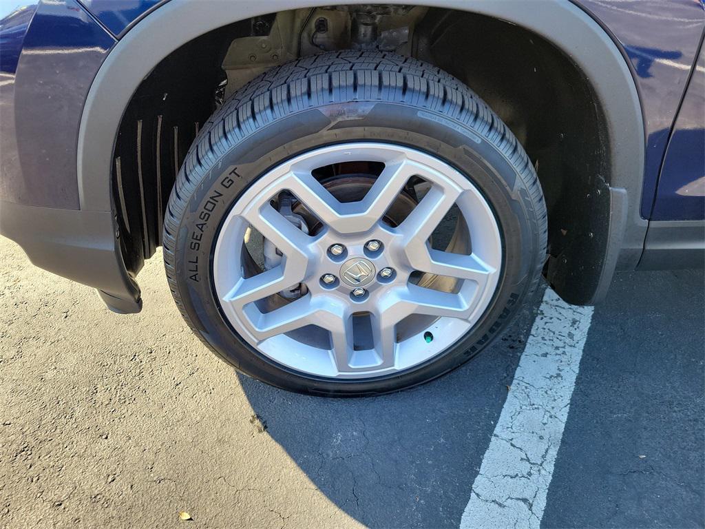 used 2025 Honda Passport car, priced at $35,201