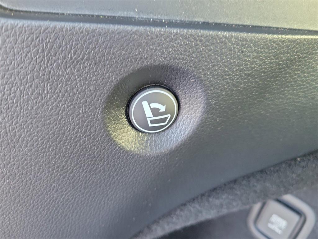 used 2025 Honda Passport car, priced at $35,201