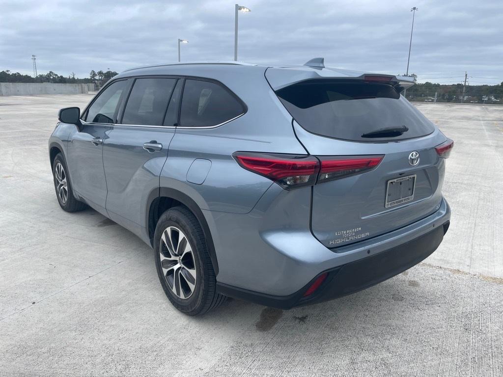 used 2020 Toyota Highlander car, priced at $25,477