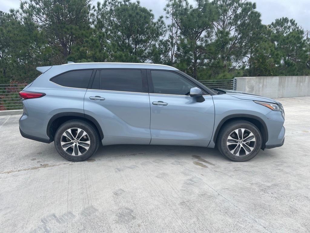 used 2020 Toyota Highlander car, priced at $25,477