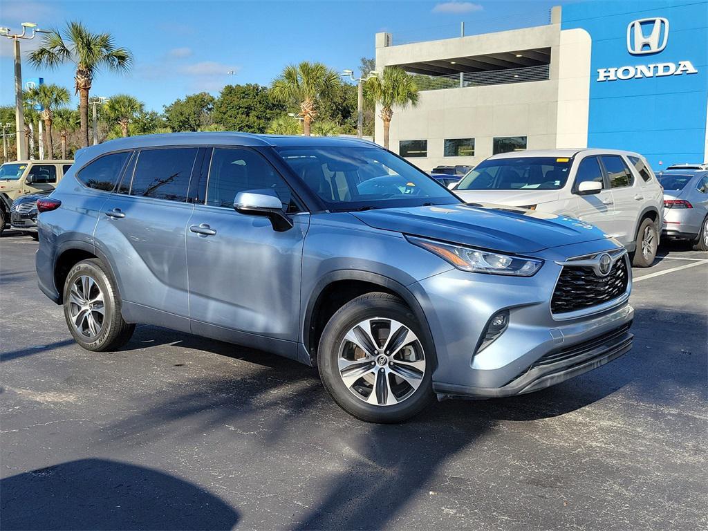 used 2020 Toyota Highlander car, priced at $25,477