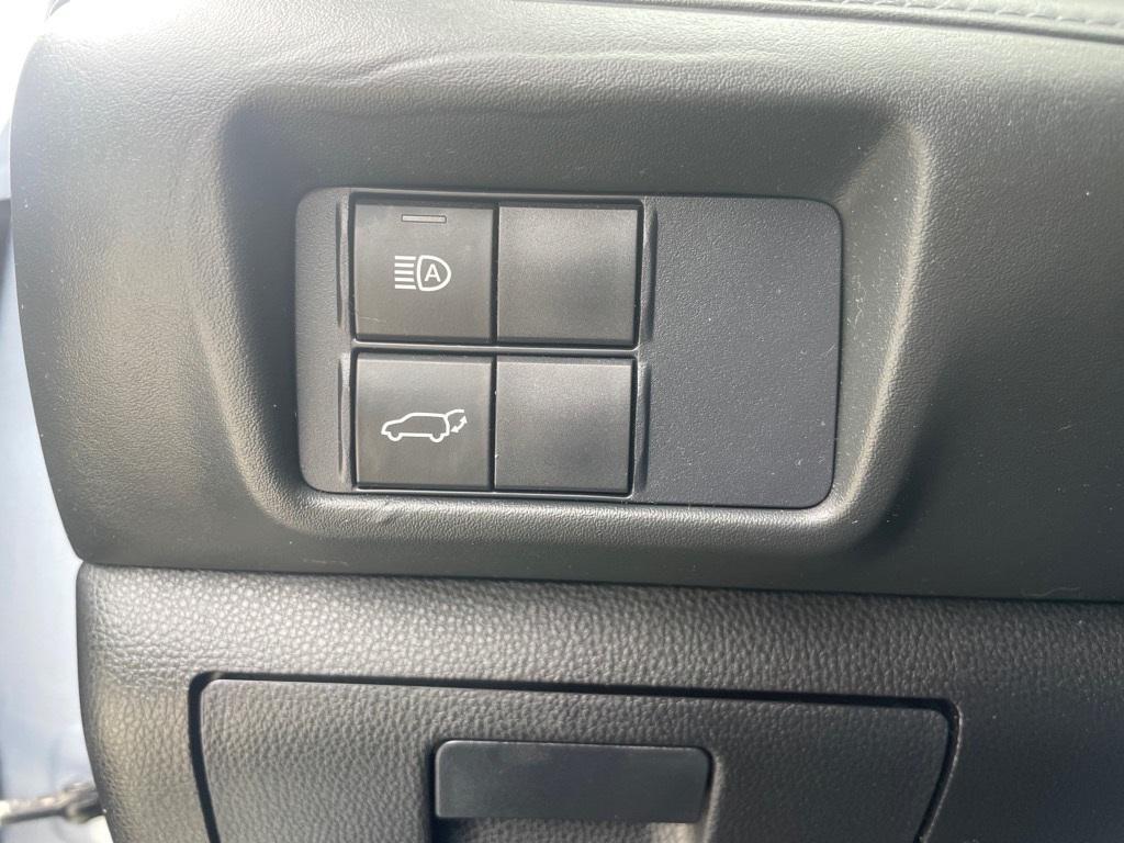 used 2020 Toyota Highlander car, priced at $25,477