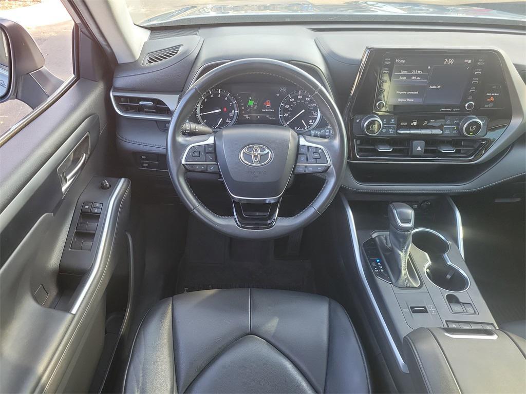used 2020 Toyota Highlander car, priced at $24,501