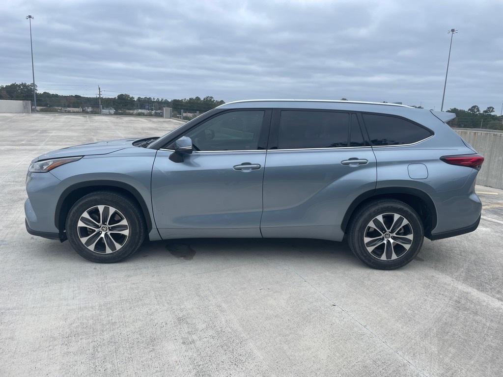 used 2020 Toyota Highlander car, priced at $25,477