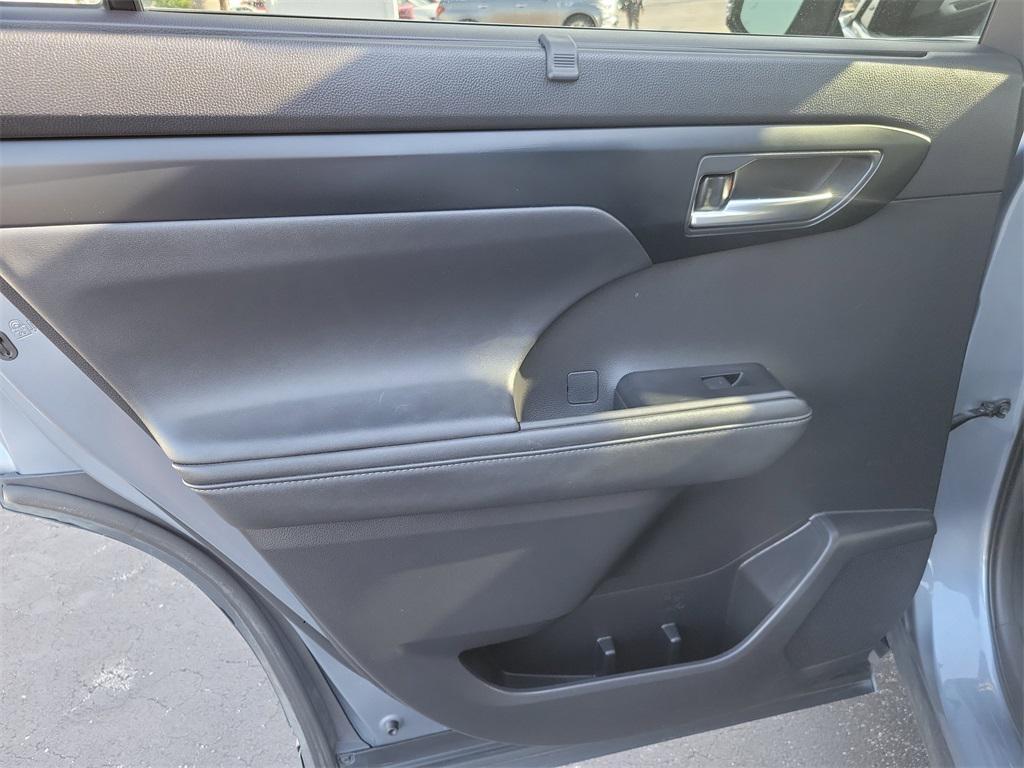 used 2020 Toyota Highlander car, priced at $24,501