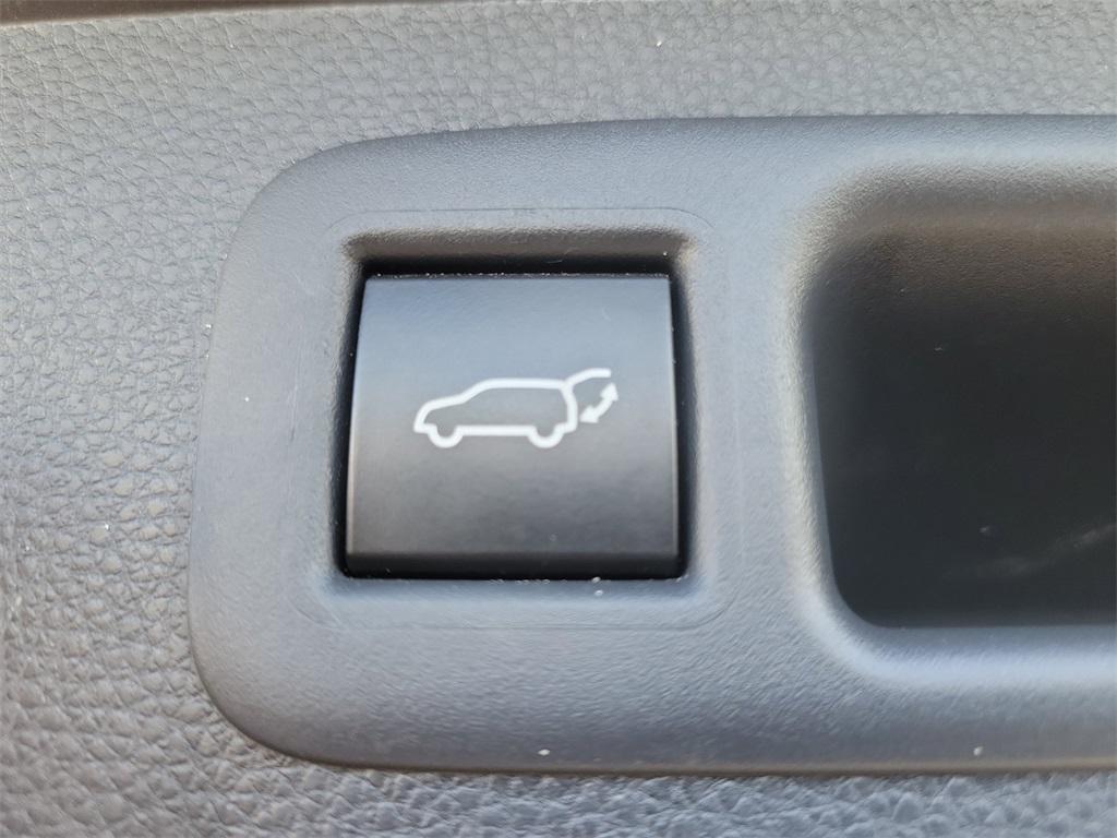 used 2020 Toyota Highlander car, priced at $24,501