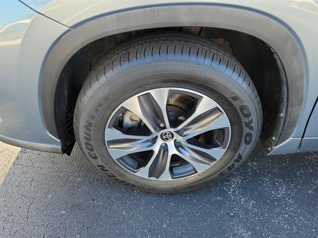 used 2020 Toyota Highlander car, priced at $24,501