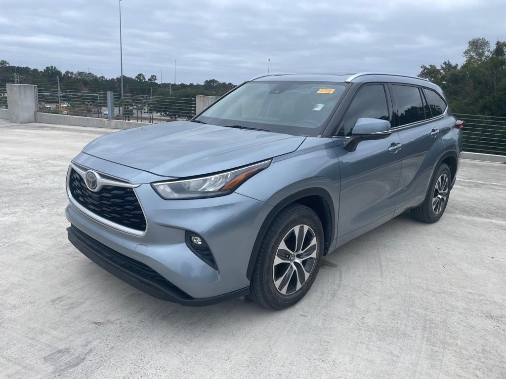 used 2020 Toyota Highlander car, priced at $25,477