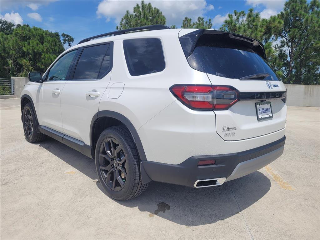 new 2025 Honda Pilot car, priced at $49,661