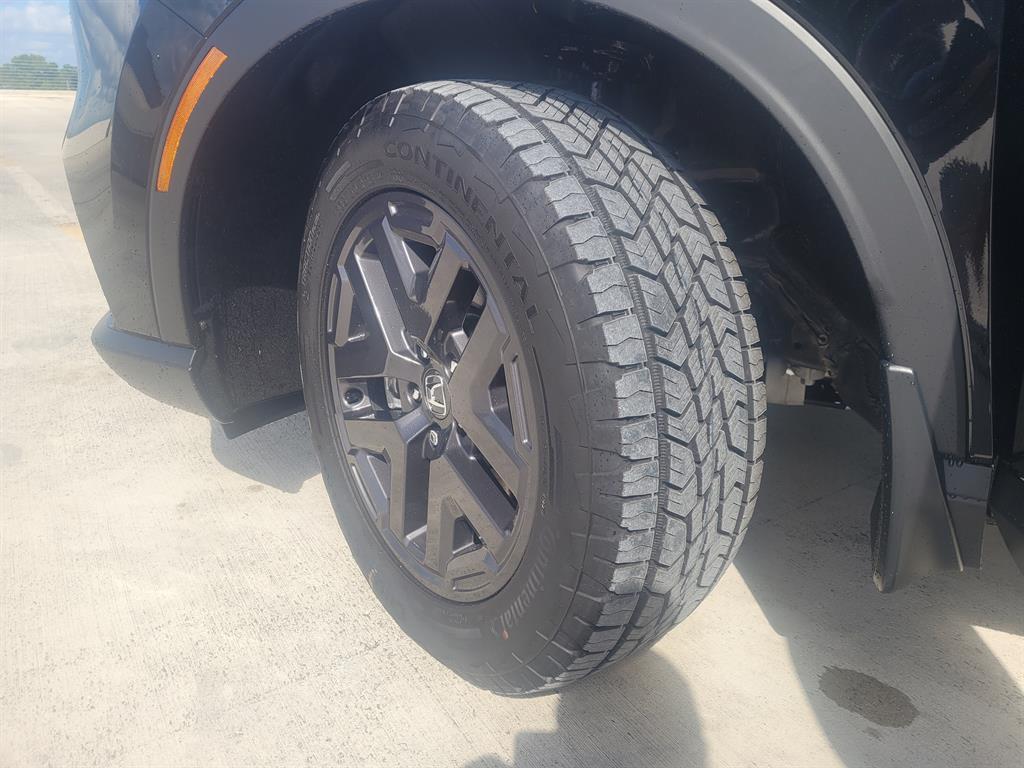 new 2026 Honda CR-V Hybrid car, priced at $39,080