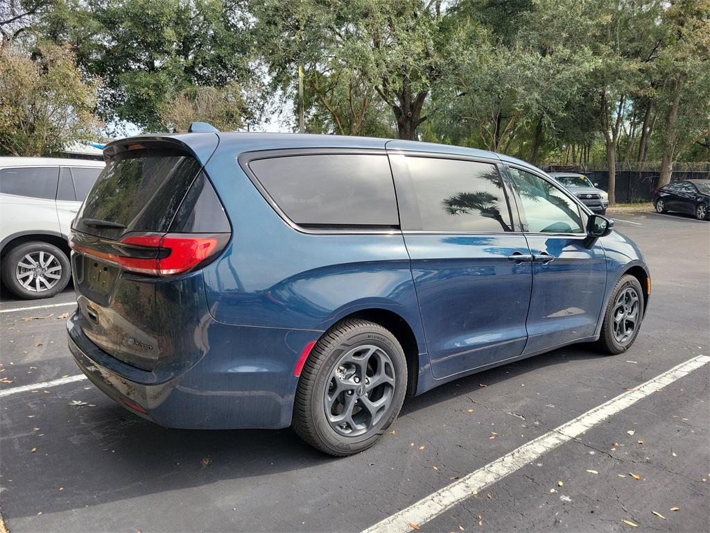 used 2022 Chrysler Pacifica Hybrid car, priced at $24,858