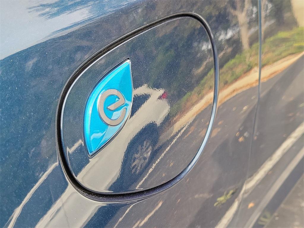 used 2022 Chrysler Pacifica Hybrid car, priced at $24,858