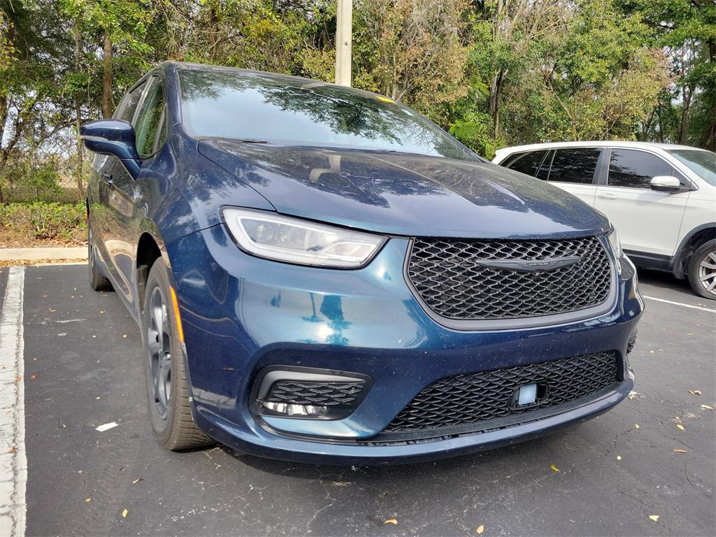 used 2022 Chrysler Pacifica Hybrid car, priced at $24,858