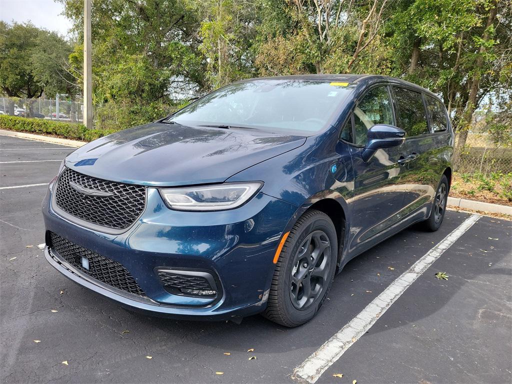 used 2022 Chrysler Pacifica Hybrid car, priced at $24,858