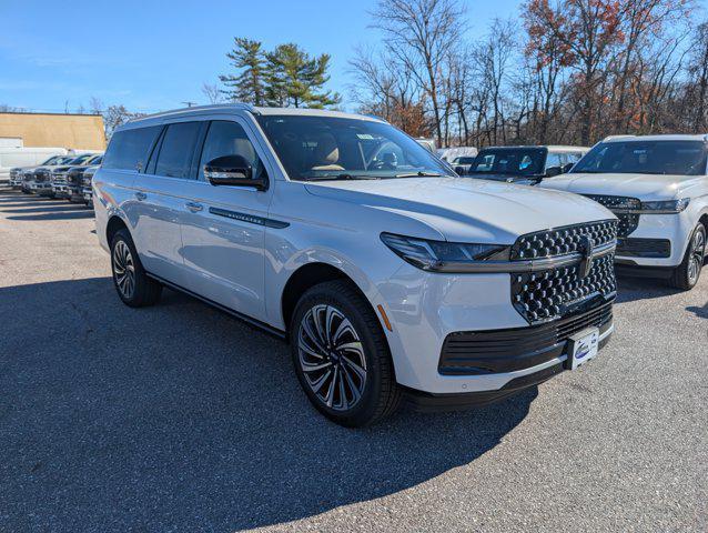 new 2025 Lincoln Navigator car, priced at $123,340