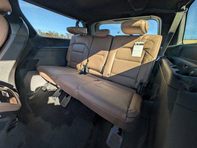 new 2025 Lincoln Navigator car, priced at $123,340