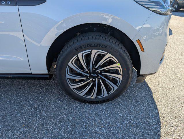 new 2025 Lincoln Navigator car, priced at $123,340