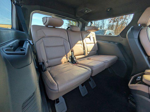 new 2025 Lincoln Navigator car, priced at $123,340