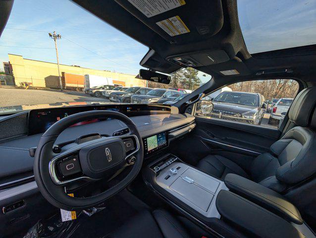 new 2025 Lincoln Navigator car, priced at $105,437