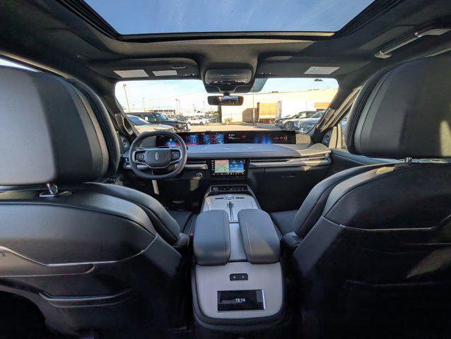 new 2025 Lincoln Navigator car, priced at $105,437
