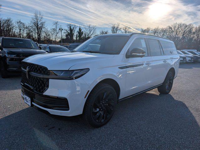 new 2025 Lincoln Navigator car, priced at $105,437