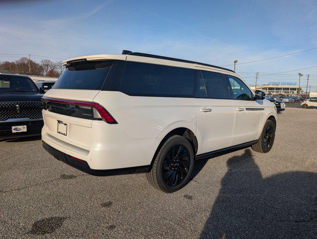 new 2025 Lincoln Navigator car, priced at $105,437