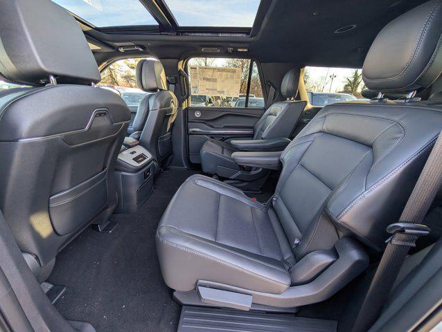 new 2025 Lincoln Navigator car, priced at $105,437