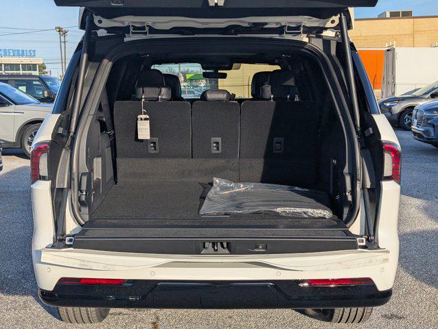 new 2025 Lincoln Navigator car, priced at $105,437