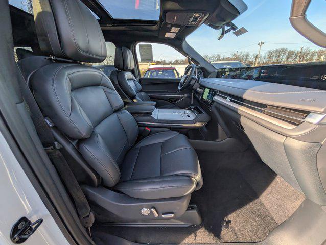 new 2025 Lincoln Navigator car, priced at $105,437