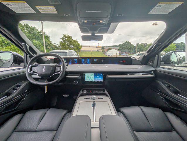 new 2025 Lincoln Navigator car, priced at $95,818