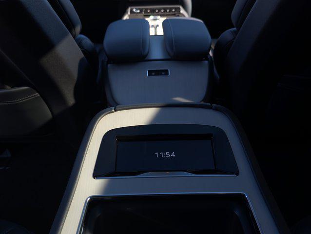 new 2025 Lincoln Navigator car, priced at $106,162