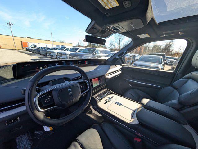 new 2025 Lincoln Navigator car, priced at $106,162