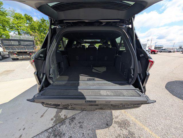 new 2026 Lincoln Navigator car, priced at $104,553
